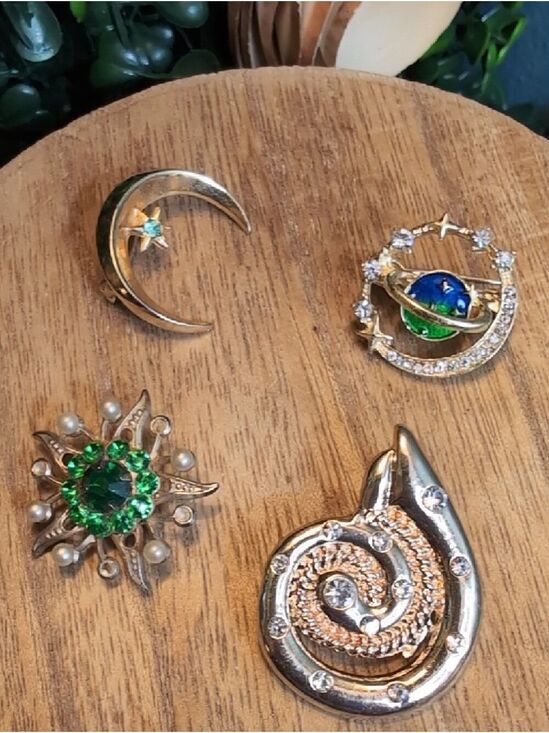 Jewelry - Moon & Earth & Shell Brooch Set - Women Jewelry